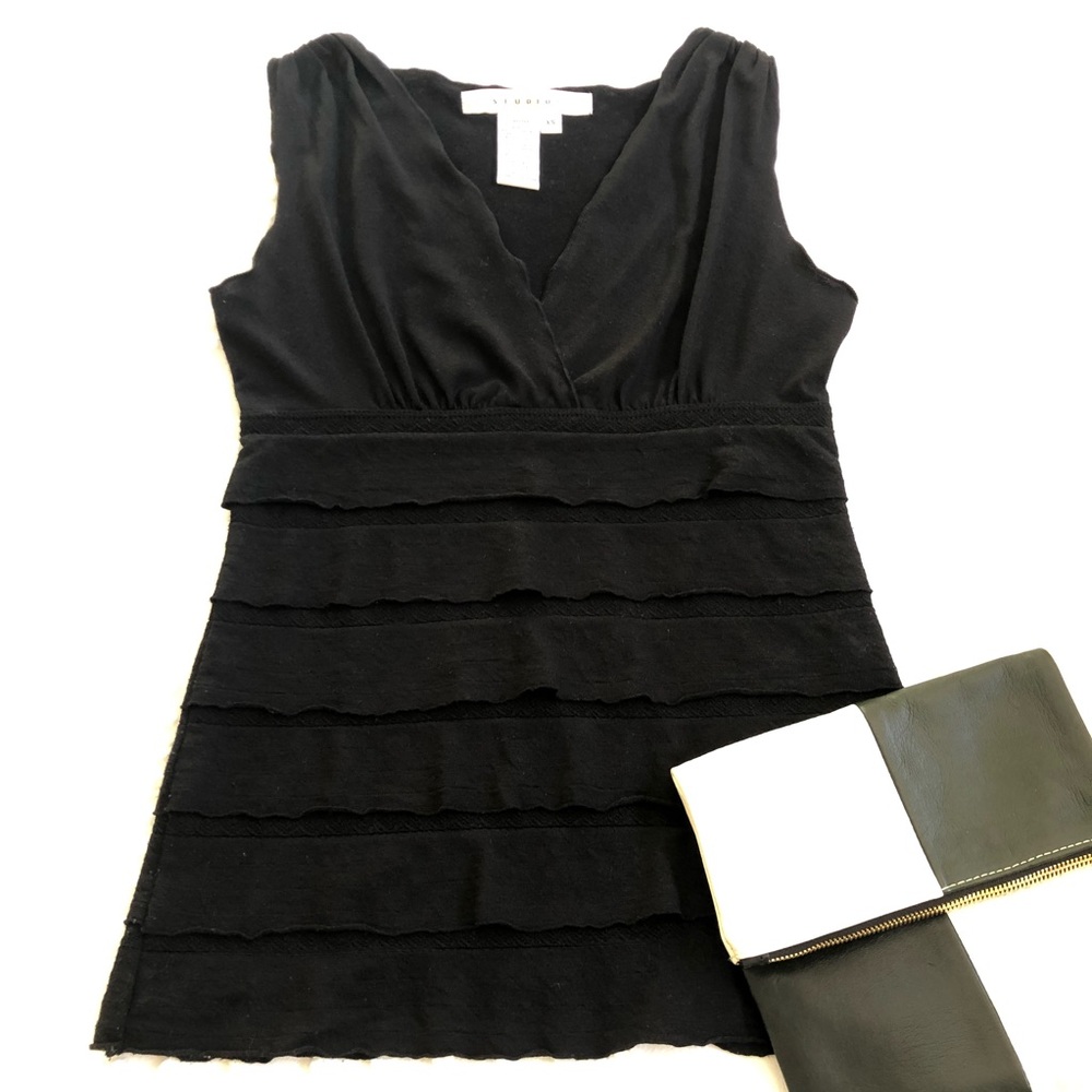Studio M by Max Studio Sleeveless V-Neck Top